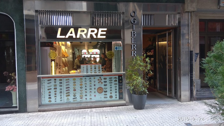 Larre Cafeteria