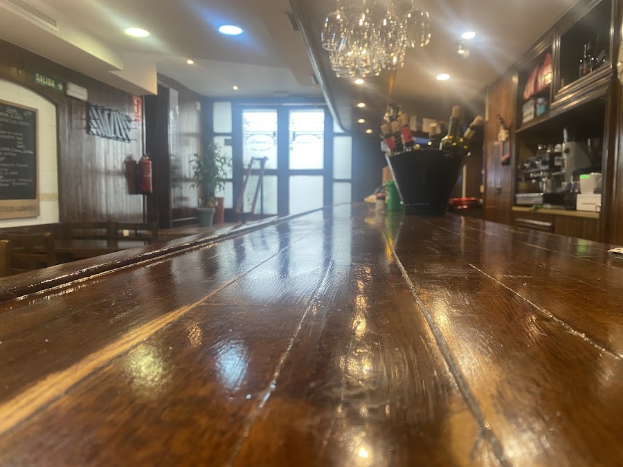 MESÓN LOS ROBLES ASADOR. ECUADOR