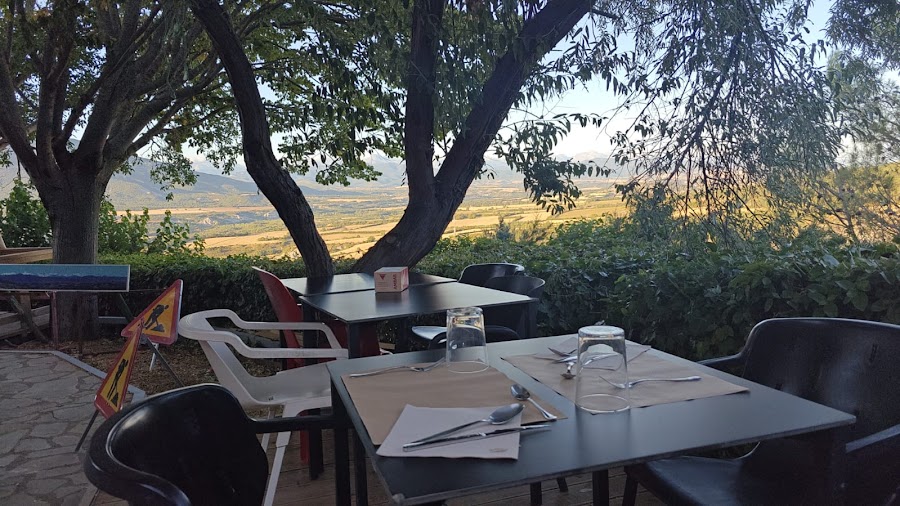 Albergue Restaurante de Artieda